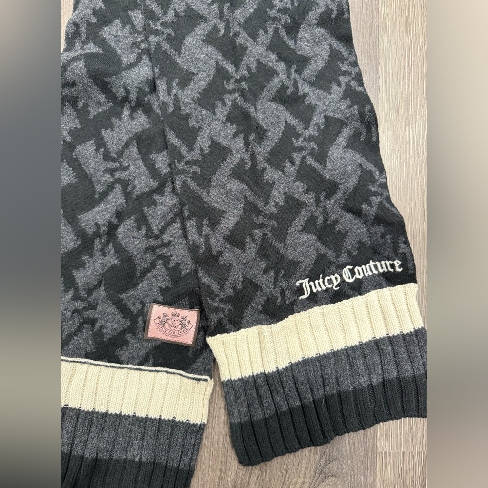 Juicy couture scarf